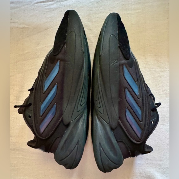 adidas Originals Men's Ozelia Sneaker | Size: 8 | Black - Picture 7 of 9